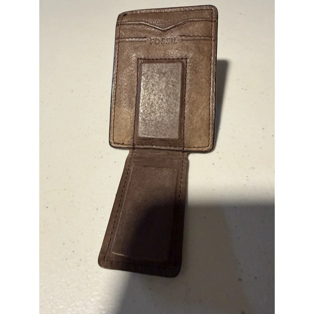 Fossil Men's Distressed Leather Brown Wallet Magnetic Money Clip Western